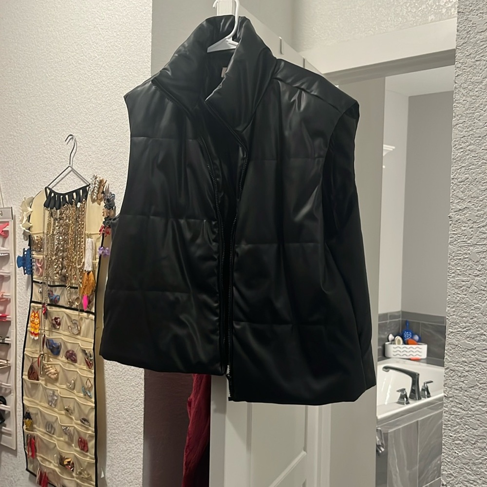 Faux leather vest - size large